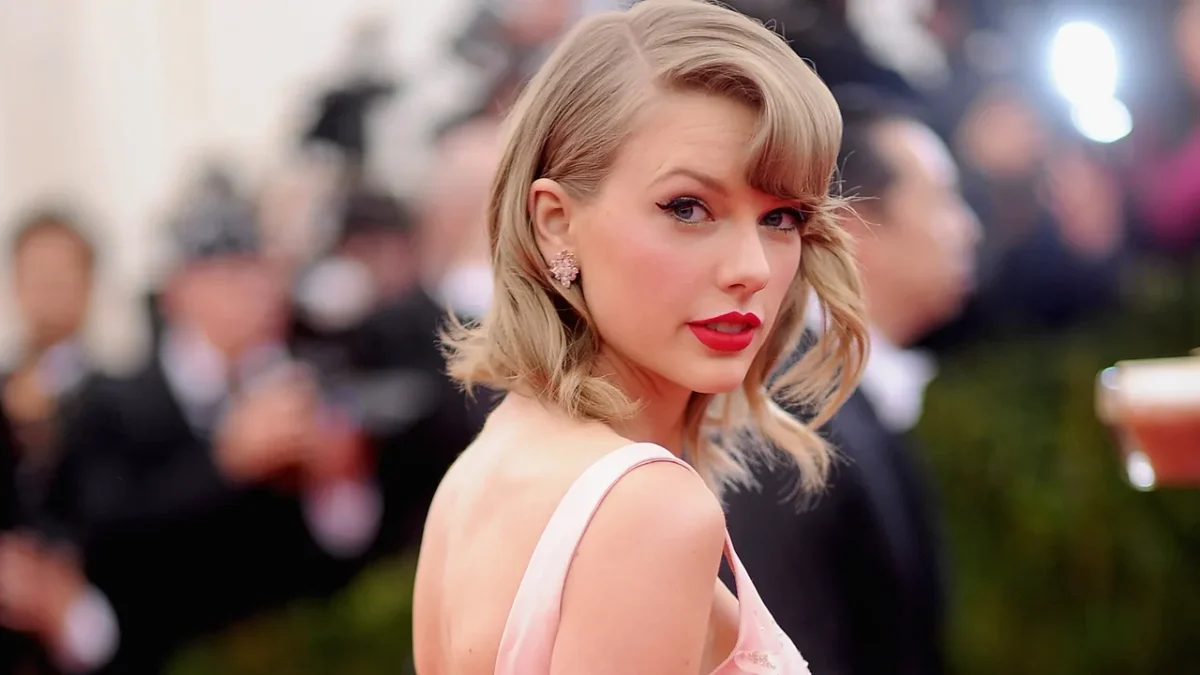 Is Taylor Swift Going to the 2026 Met Gala With Travis Kelce? Here’s Why We’re Optimistic