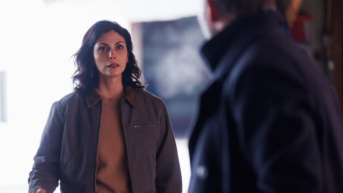 Sheriff Country. Pictured: Morena Baccarin as Sheriff Mickey Fox.