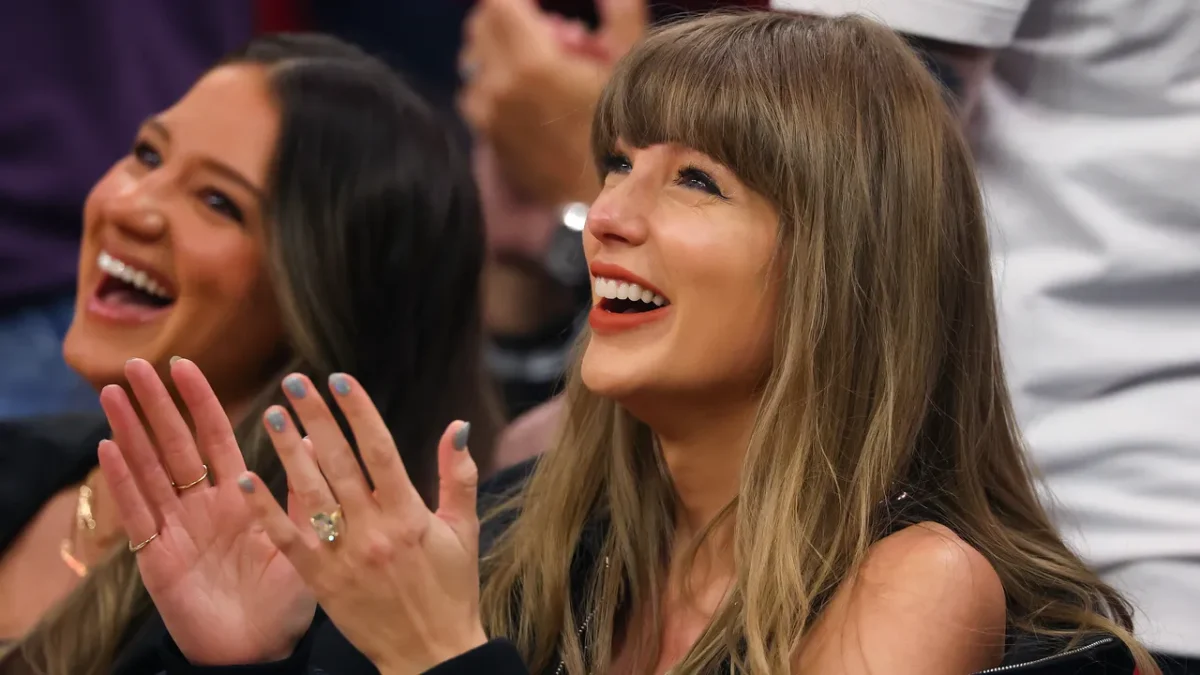 Taylor Swift’s Barrel Jeans Tell Us So Much About Summer Denim Trends