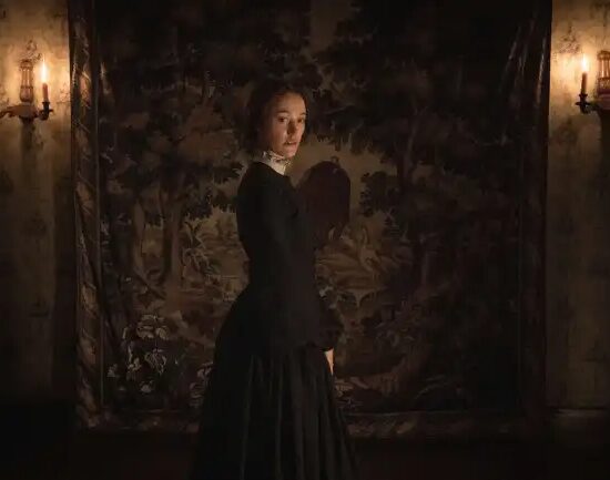 Victorian Psycho Trailer: Maika Monroe Stars in Gothic Horror Movie