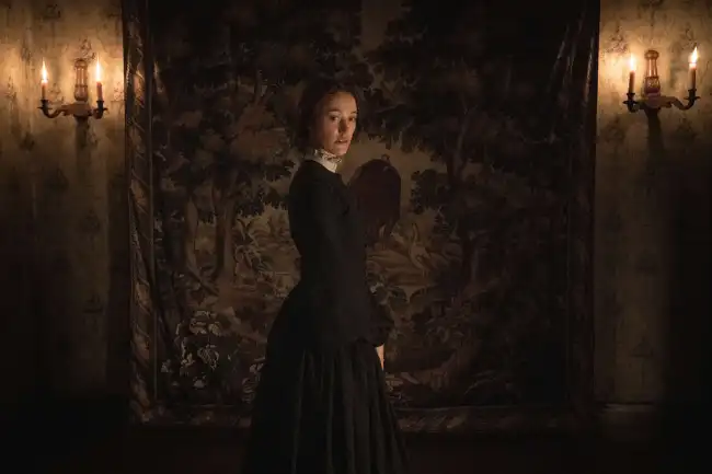 Victorian Psycho Trailer: Maika Monroe Stars in Gothic Horror Movie