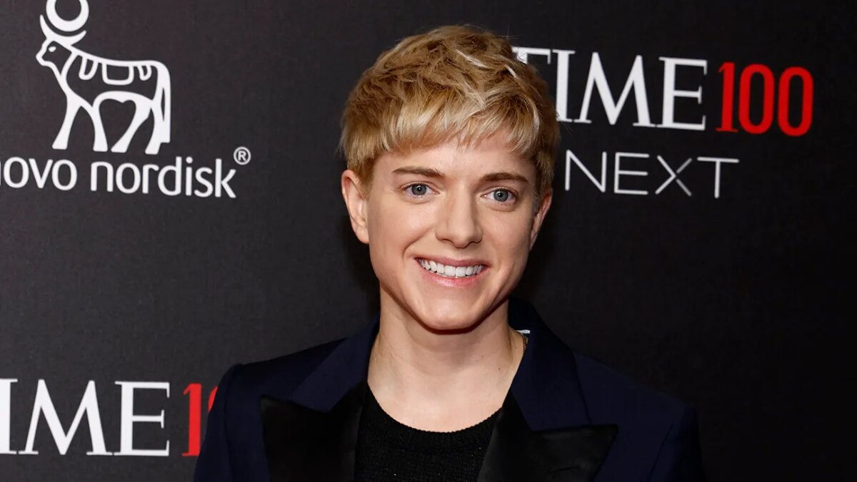 Mae Martin