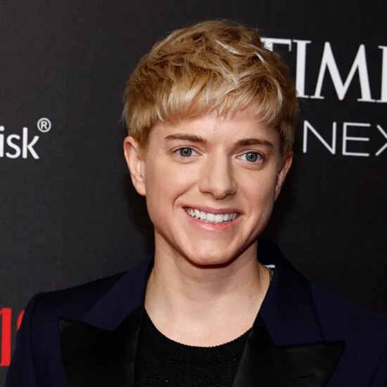 Mae Martin