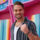 Frederik Oldenburg Makes 'Love Island USA' Debut To Host Challenge Tied To Telemundo & Peacock's World Cup Coverage