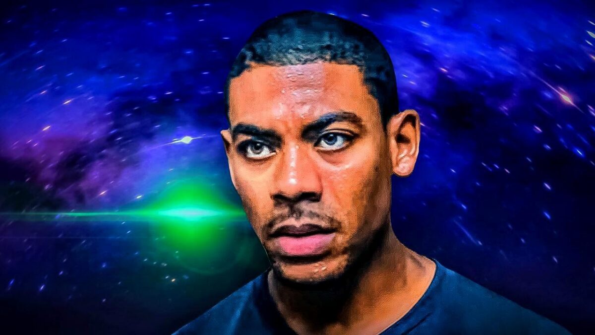 Aaron Pierre, Green Lantern green light and space background