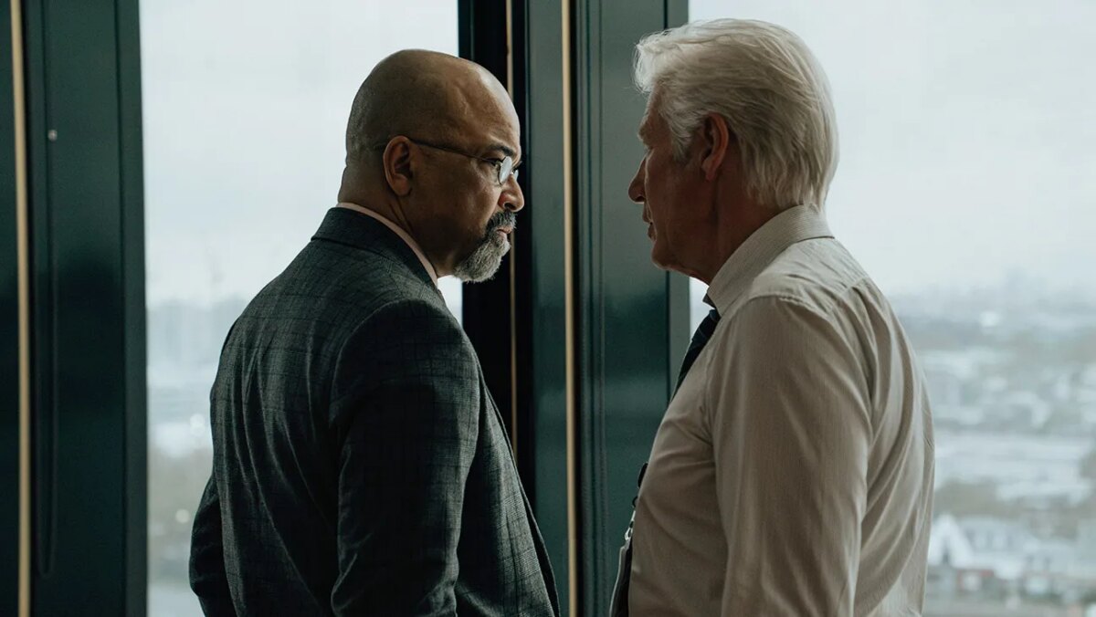 L-R Jeffrey Wright as Henry and Richard Gere as Bosko in The Agency, episode 1, season 2