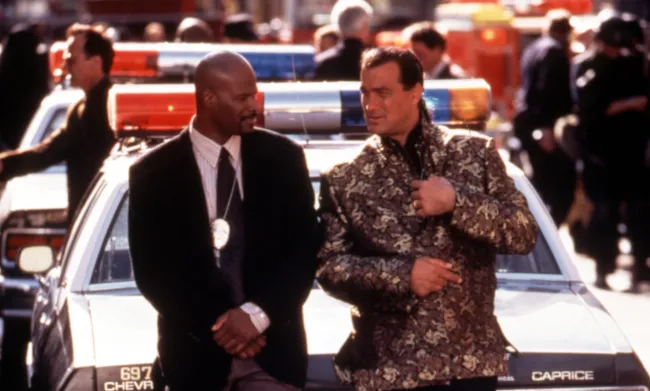 In 'The Glimmer Man,' Steven Seagal & Keenen Ivory Wayans Fight Crime