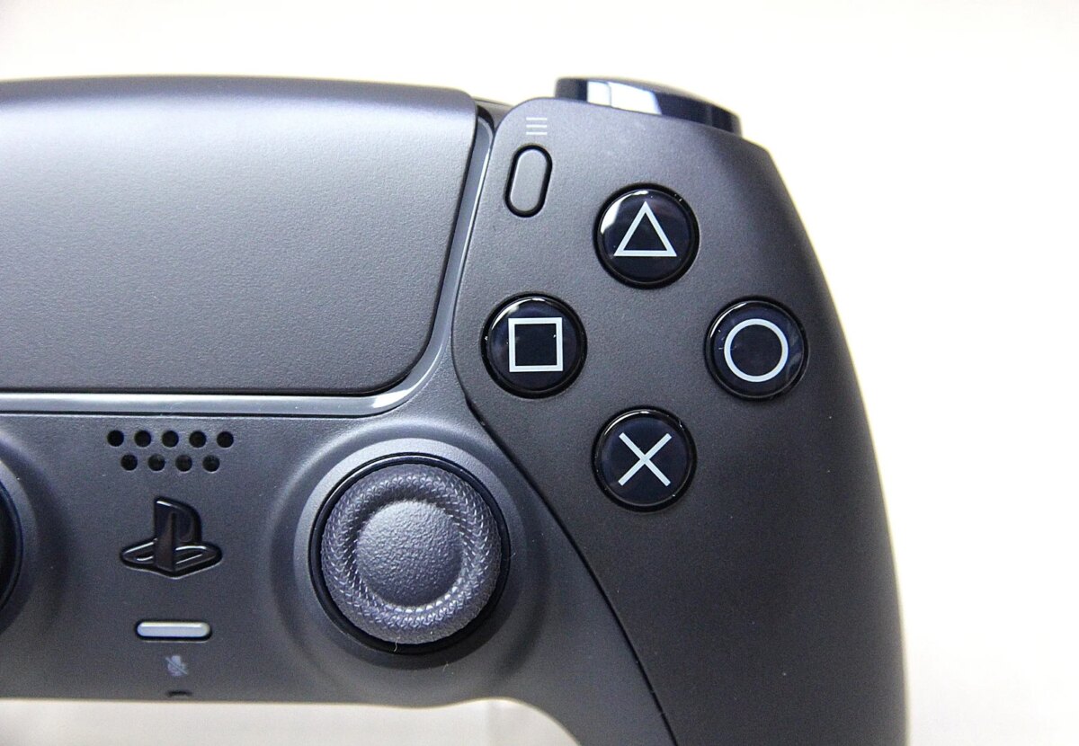 Sony patents PlayStation controller with buttons that can get harder or trap your fingers