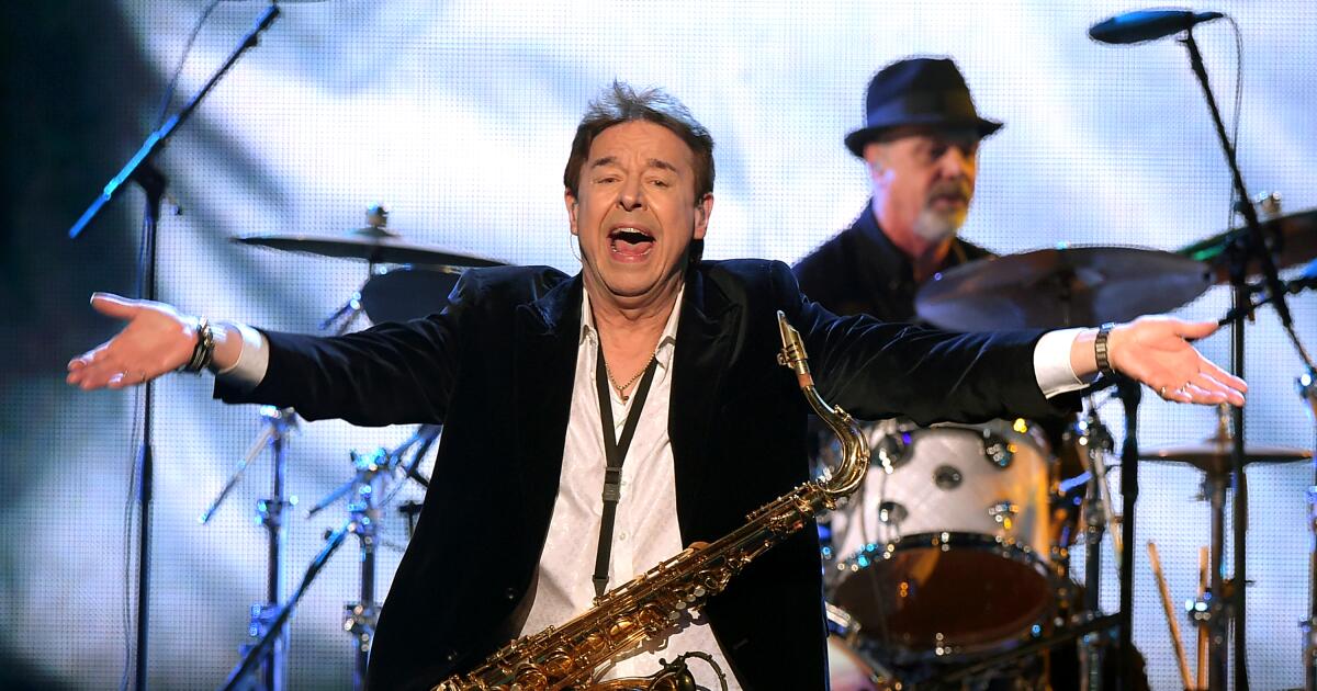 Walter Parazaider, saxophonist and Chicago co-founder, dead at 81