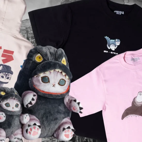 Product photos for the new Mofusand x Godzilla plushie colaboration.
