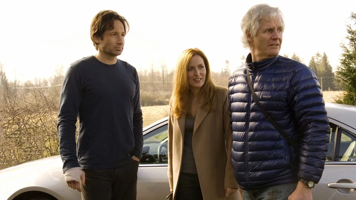 David Duchovny, Gillian Anderson, and director Chris Carter on the set of The X-Files: I Want to Believe.