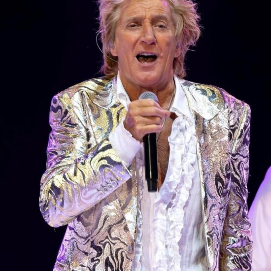 Rod Stewart cancels tour dates after heart surgery