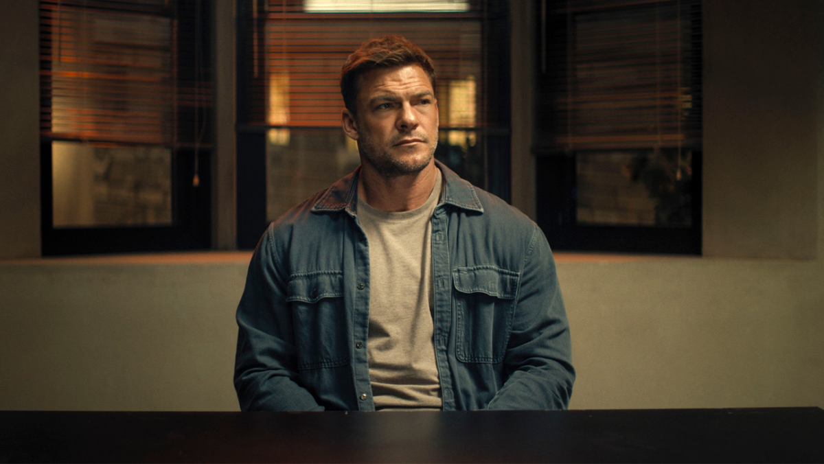 Alan Ritchson in