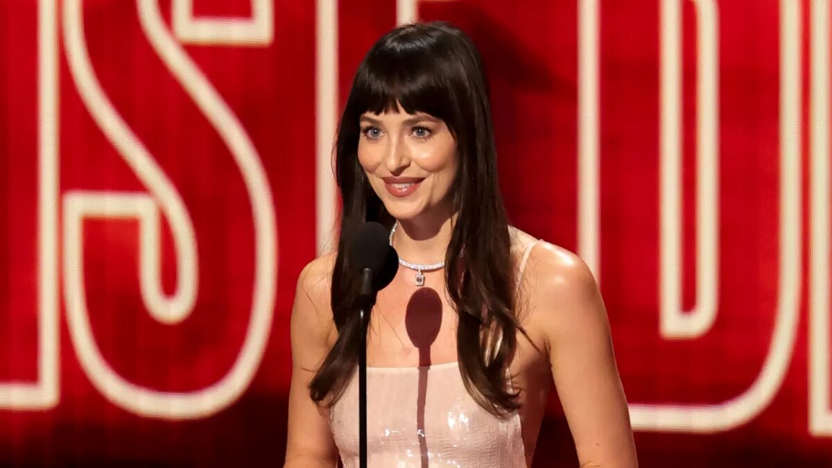 Dakota Johnson Just Made This Classic Manicure Feel Fresh for Fall 2026 at the MTV VMAs