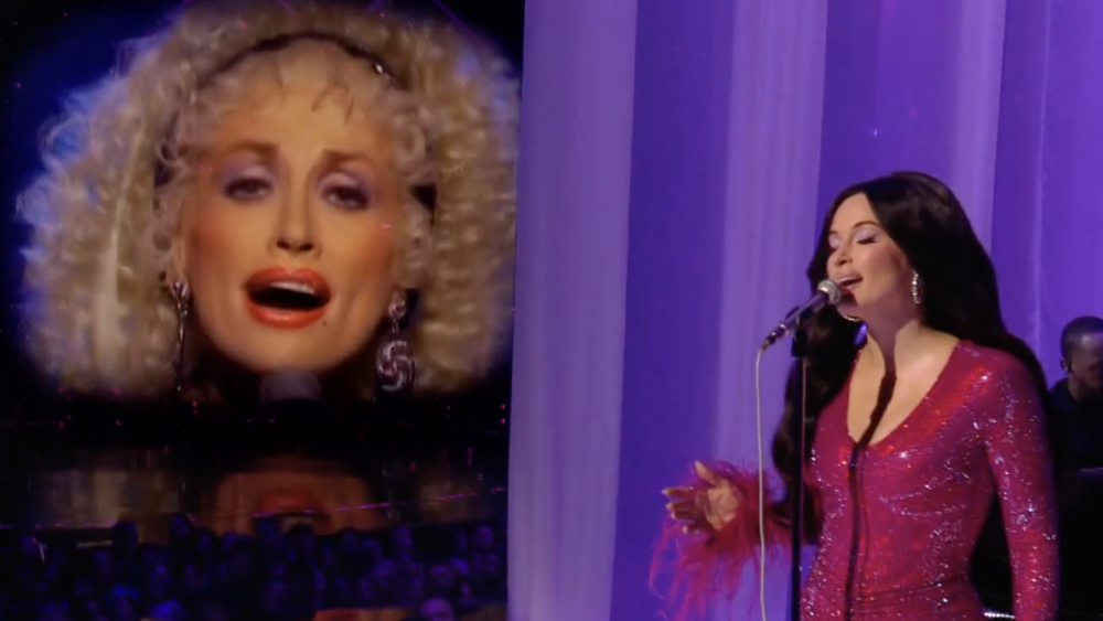 Kacey Musgraves Pays Tribute to Dolly Parton With MTV VMAs Performance