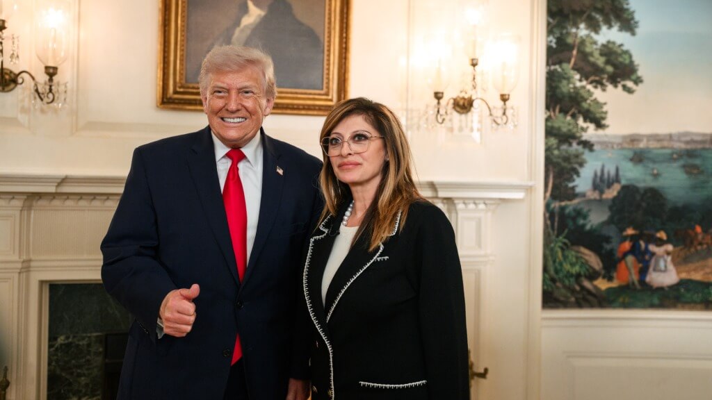 Maria Bartiromo lawyers up and says she still works for Fox News