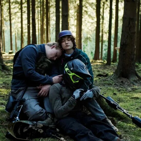 Teenagers Seek to Heal Their Wounds in Jannis Lenz's 'Oasis'