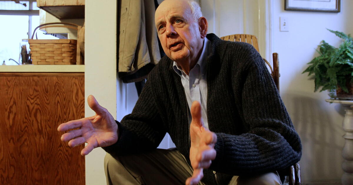 Wendell Berry dead: Farmer, author and agrarian advocate was 92