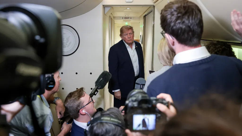 White House Blocks CNN From Covering Trump On Air Force One