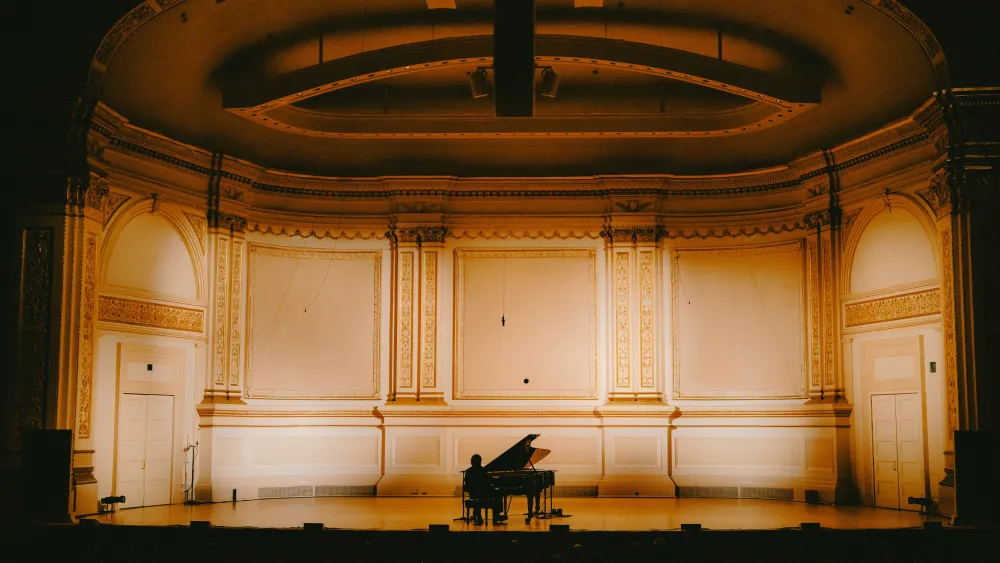 'Cameron Winter at Carnegie Hall' Review: Rapturous Solo Concert FIlm