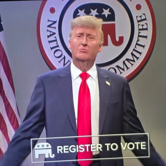 'SNL' Cold Open Mocks Trump & MAGA's Midterms Campaign